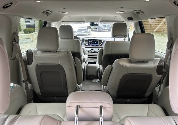 Chrysler Pacifica cena 195000 przebieg: 71540, rok produkcji 2021 z Mońki małe 67